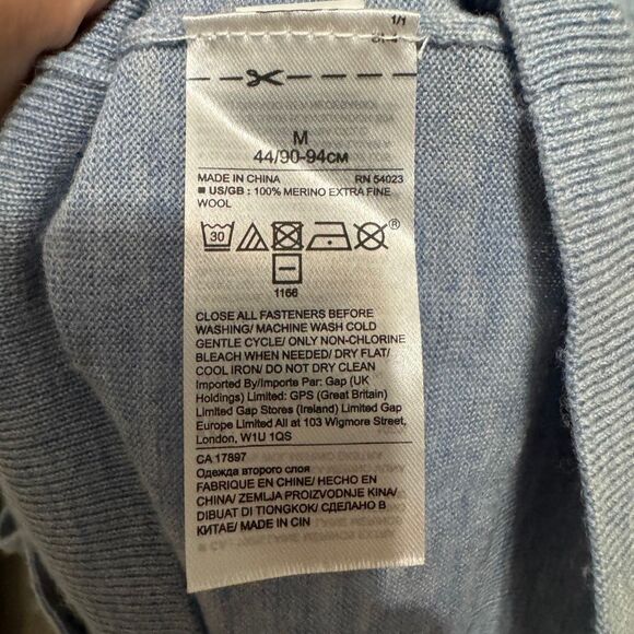 Banana Republic light blue 100% merino wool cardigan size medium - Picture 6 of 6